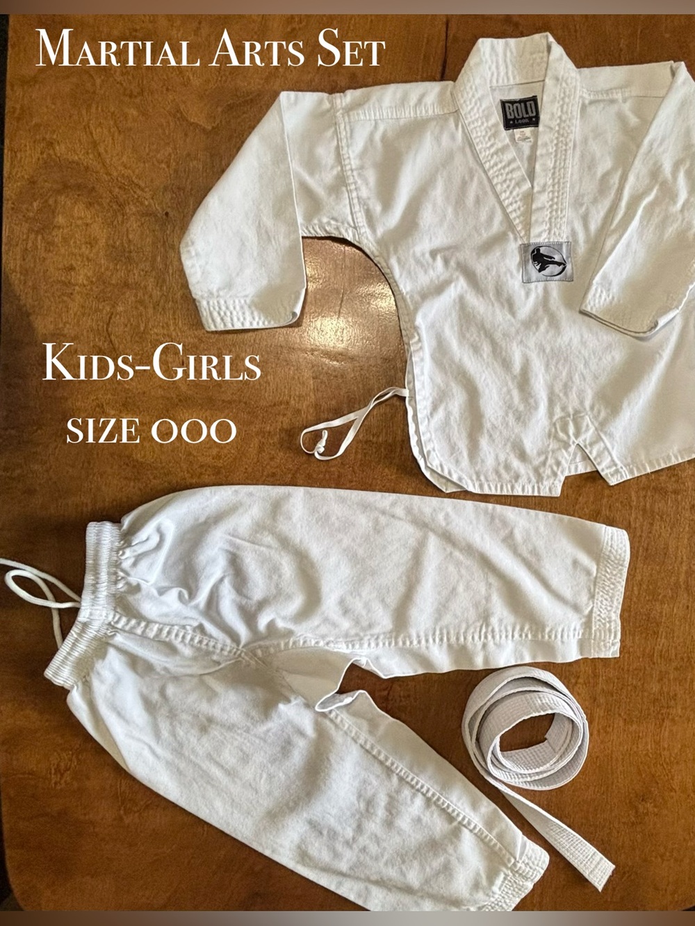 Uni-sex Kids Martial Arts Uniform Set in white EUC by BOLD LOOK